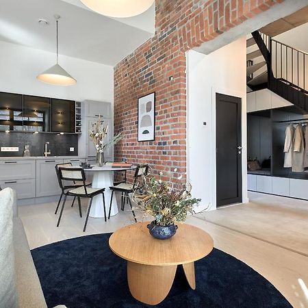 Apartamento High Ceiling Loft With Its Own Backyard And A Terrace Tallin Exterior foto