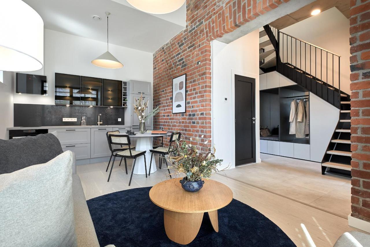 Apartamento High Ceiling Loft With Its Own Backyard And A Terrace Tallin Exterior foto