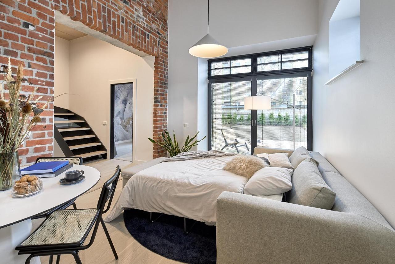 Apartamento High Ceiling Loft With Its Own Backyard And A Terrace Tallin Exterior foto