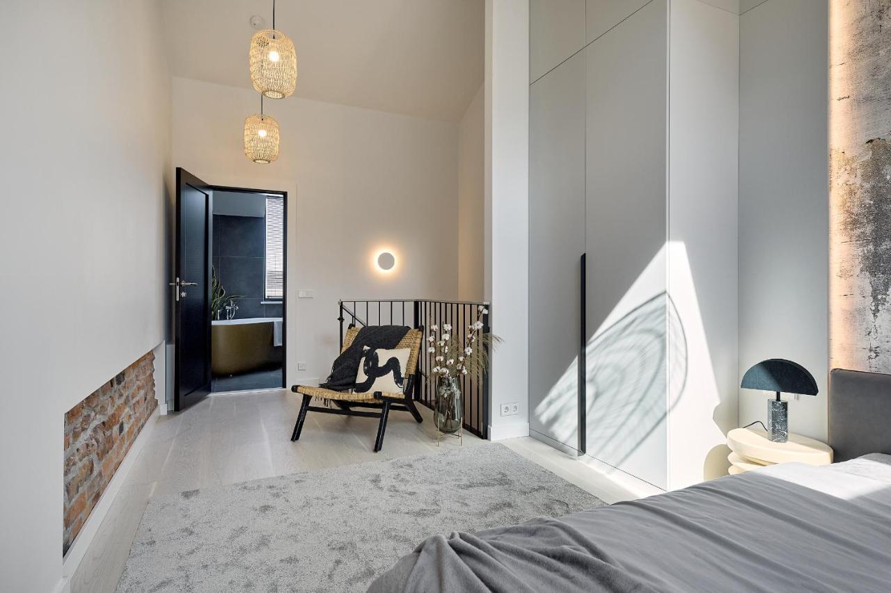 Apartamento High Ceiling Loft With Its Own Backyard And A Terrace Tallin Exterior foto